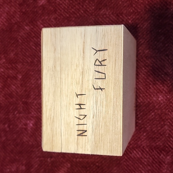HTTYD pyrography wooden box - Picture 6 of 11